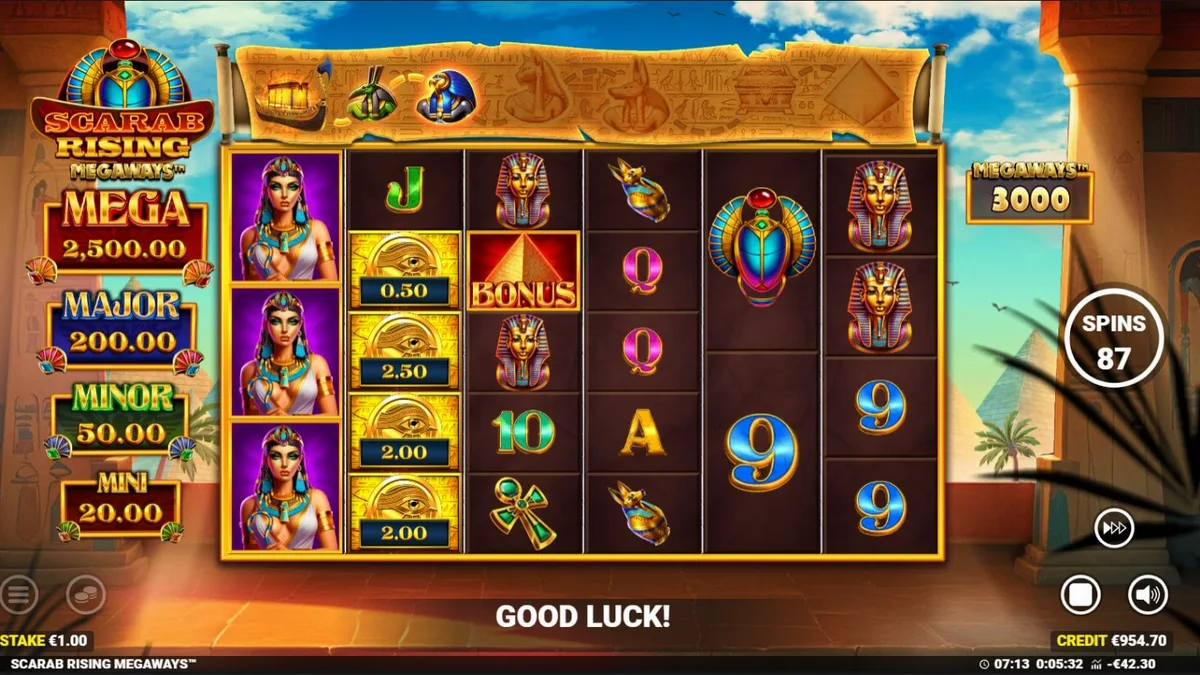 Tampilan layar permainan slot Scarab Rising Megaways di perangkat seluler